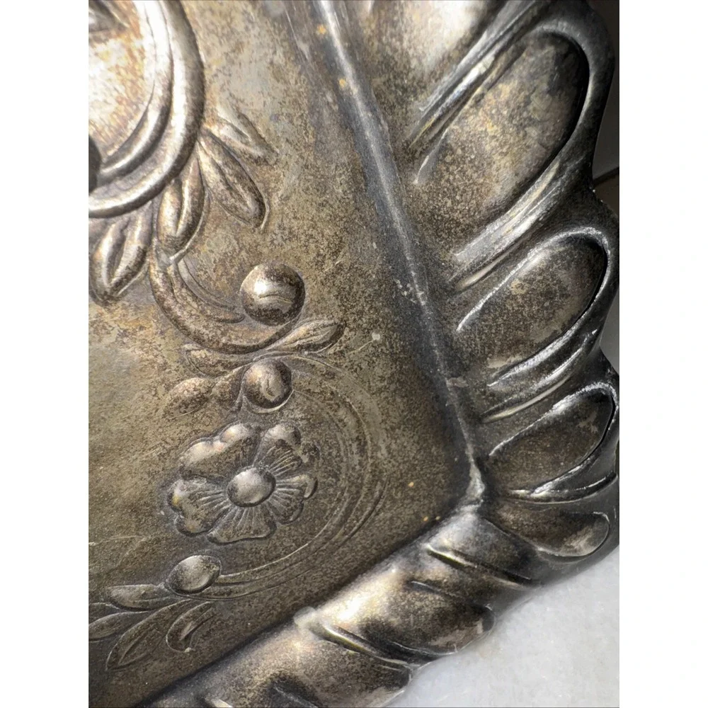 ANTIQUE SILVER PLATED - REYNOLDS ANGELS - EMBOSSED CARD‎ TRAY  1901, 11¾